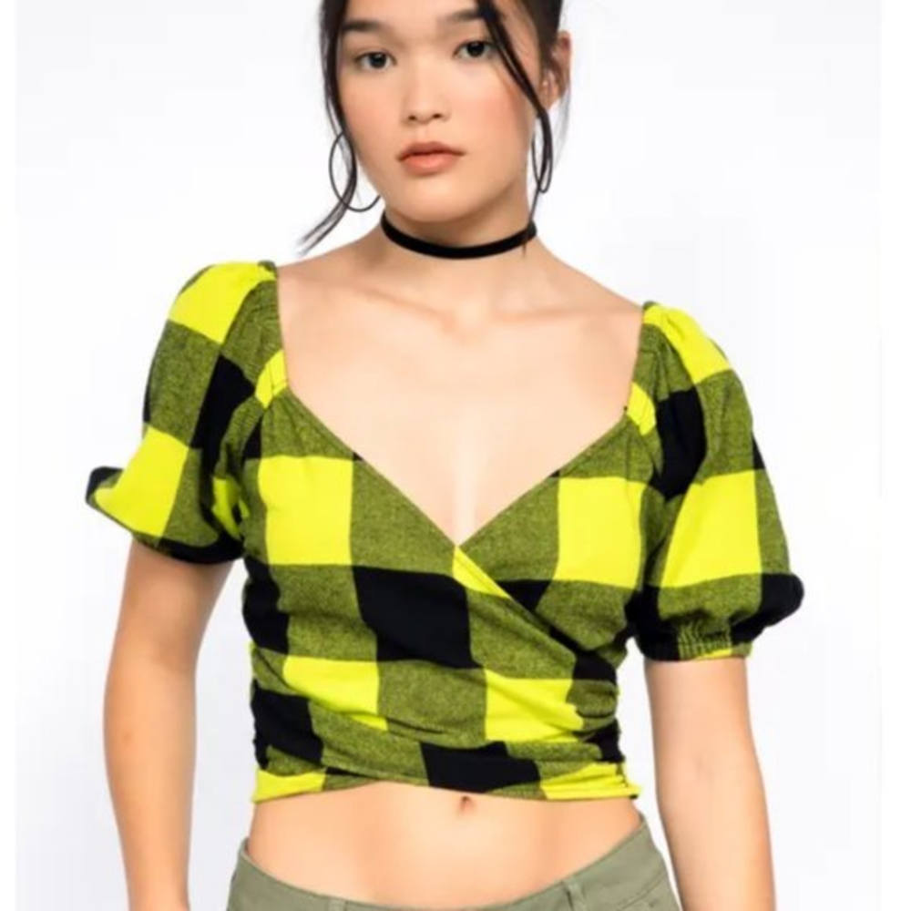 NWOT BP x WILDFANG Black Green Plaid Surplice Top Bubble Sleeve Smocked Back (XS